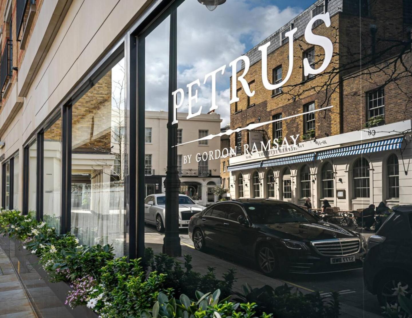 Chic Belgravia Hideaway With Private Patio 10 Mins To Harrods London Bagian luar foto